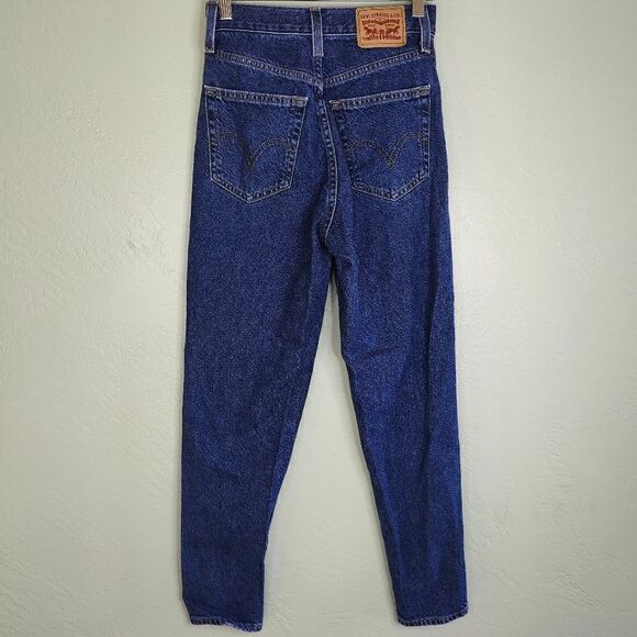 Levi's Red Tab High Waisted Mom Jeans - Picture 3 of 7